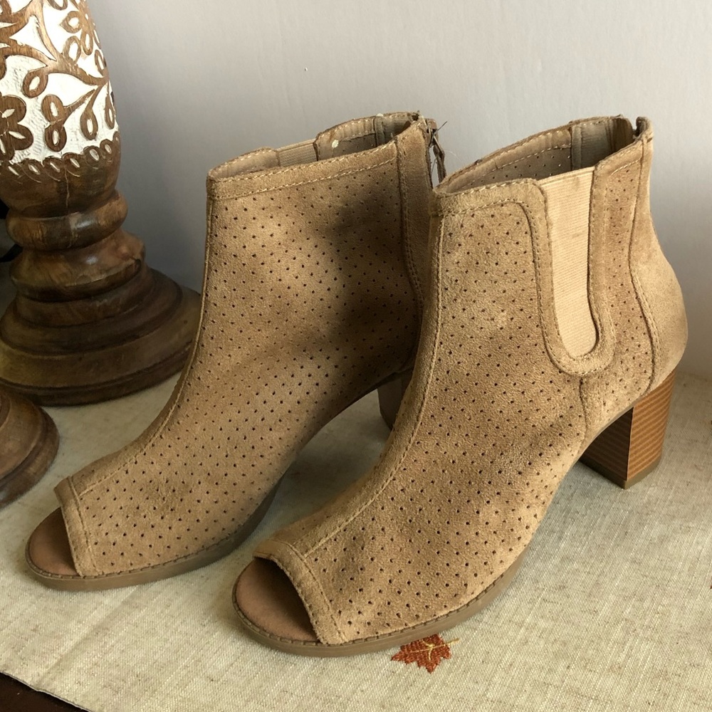 “Big Buddha” Women Booties ✨👢✨